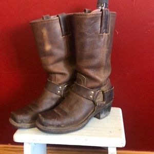 Dark brown Frye harness